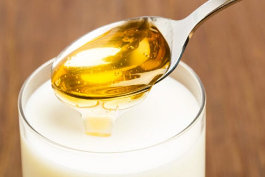 Qumësht dhe mjaltë kombinimi që ju duhet për flokë të plotë