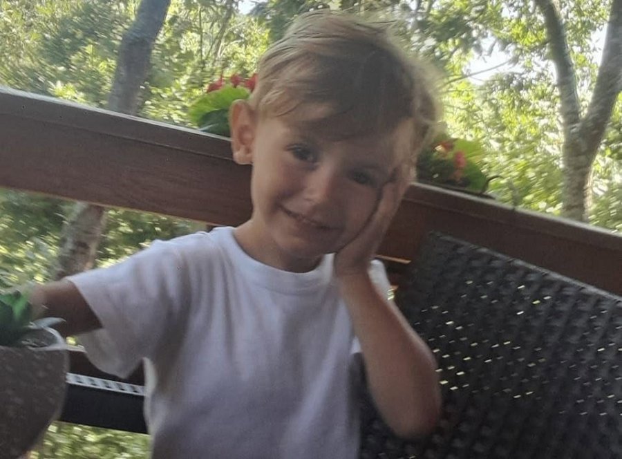 Siari 3-vjeçar nga Gjilani ka nevojë për trajtim urgjent jashtë vendit – familjarët kërkojnë ndihmën tuaj