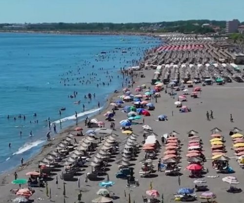 Pushues të shumtë zgjedhin plazhin e Velipojës në fundjavën e fundit të gushtit