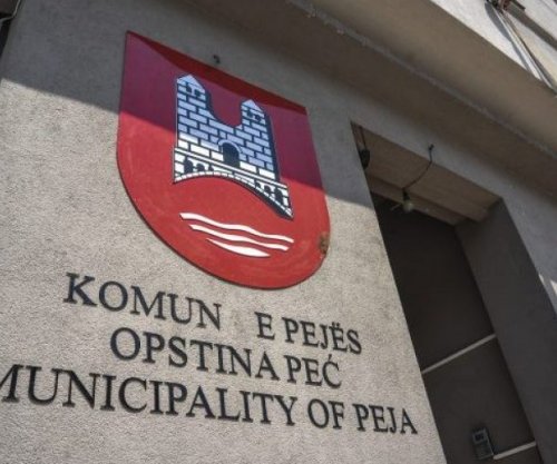 Arrestohet një person në Pejë, falsifikoi vulën e Komunës dhe u kërkoi para qytetarëve