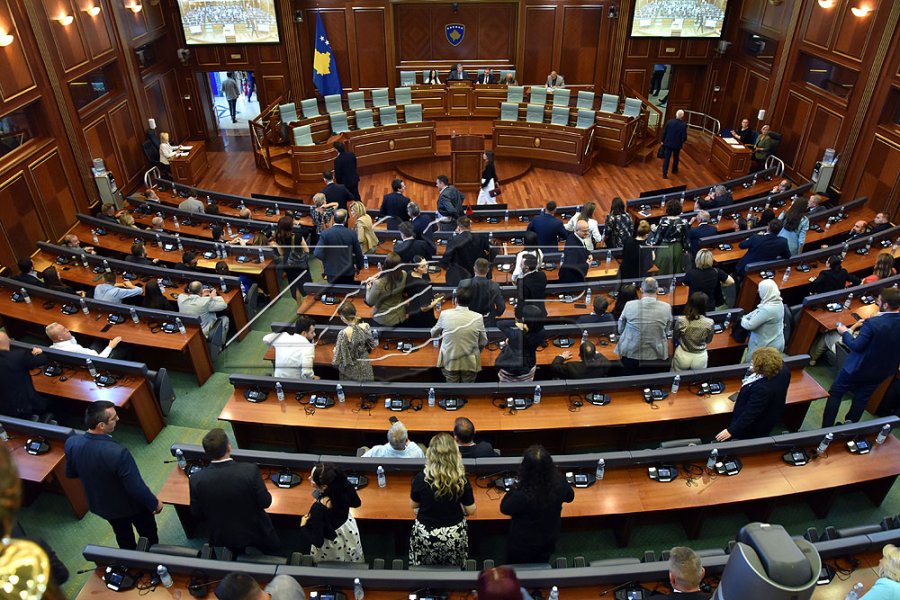 Analistët: Dështimi për të respektuar afatin çon në shkelje të Kushtetutës