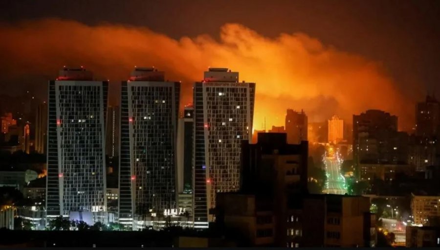 Kievi në zjarr, Rusia e sulmon me numër të madh dronësh