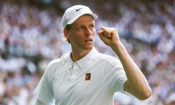 Sinner e rrëzon Alcarazin nga froni, triumfon për herë të parë në Wimbledon