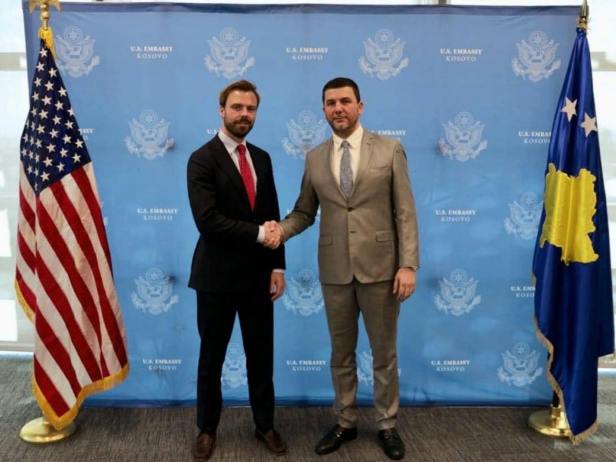 Krasniqi e Hanrahan flasin për domosdoshmërinë e marrëveshjes Kosovë-Serbi