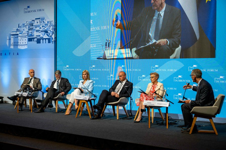 Kapetanoviq në Forumin e Dubrovnikut: Tregu i Përbashkët Rajonal është testi ynë, mundësia dhe ura jonë drejt BE-së