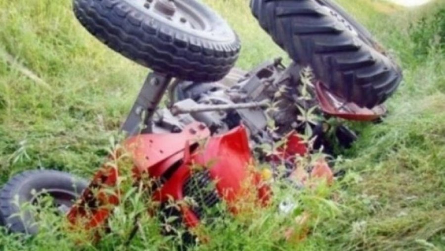 Rrokulliset traktori në Skënderaj, personi i lënduar jashtë rrezikut për jetë