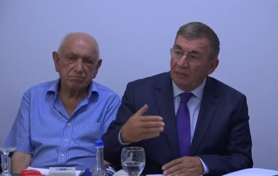Bajrami kritikon trajtimin e krerëve në Hagë: Millosheviqi kishte zyra pune, qytetarët tanë një dhomë të ngushtë