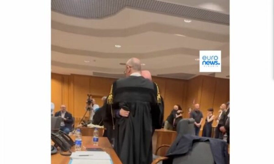 Gazetari i famshëm italian shpërthen në lot pasi e fiton gjyqin ndaj mafies: Ma vodhën jetën