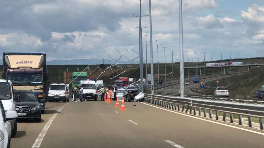 Një i vdekur dhe një i lënduar në vetaksidentin që ndodhi në autostradën “Ibrahim Rugova”