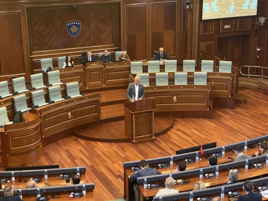 “Ju lutem, regjia t’ia ndërpresë telefonin” - Dehari ia ndal fjalën edhe Qunit të LDK-së