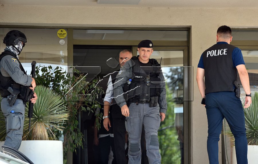 Dyshimet për keqpërdorim të detyrës zyrtare, Policia thotë se aksioni po zhvillohet në tri komuna