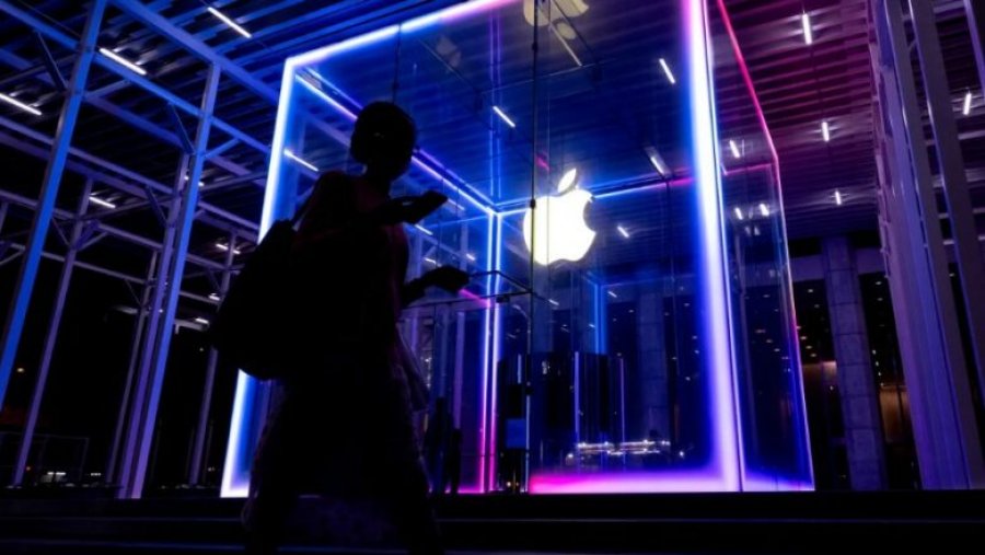 Apple investon 500 milionë dollarë për të siguruar materiale të rralla nga SHBA