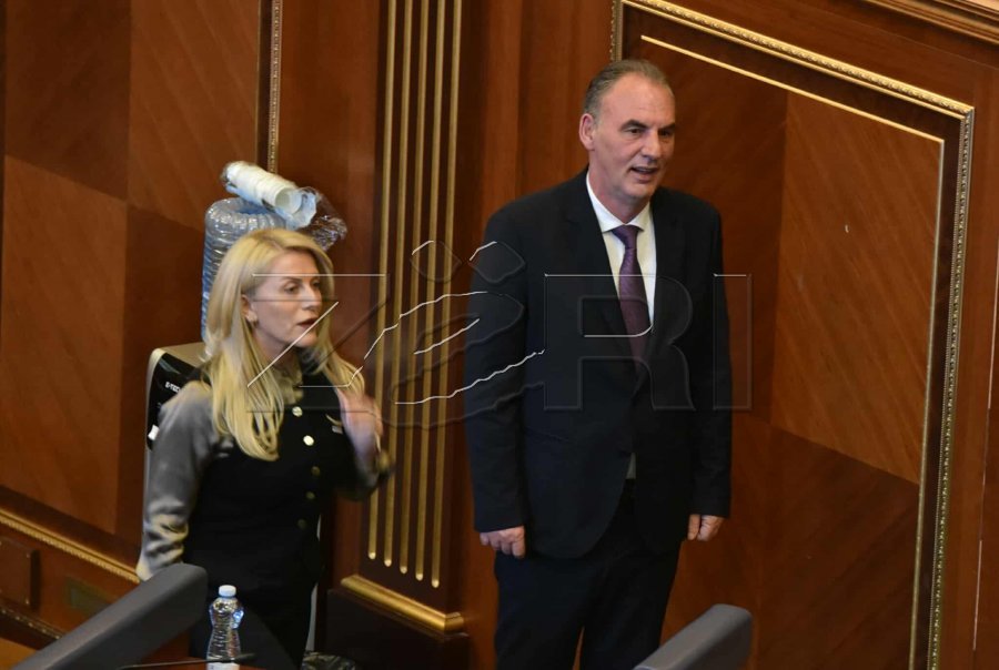 Izmaku: Këtë fundjavë takimi Kurti - Limaj, presim epilog pozitiv