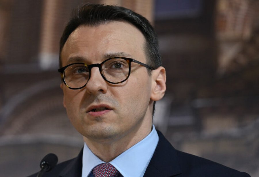 Iu ndalua zëvendësi në Kosovë  reagon Petkoviqi  E njoftova Brukselin