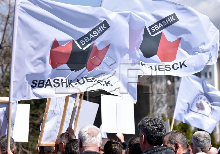 SBASHK-u i pakënaqur me MASHTI-n, a do të fillojë viti shkollor pa grevë?