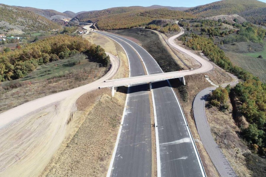 Kurti premtoi, autostrada e Gjilanit s’u bë