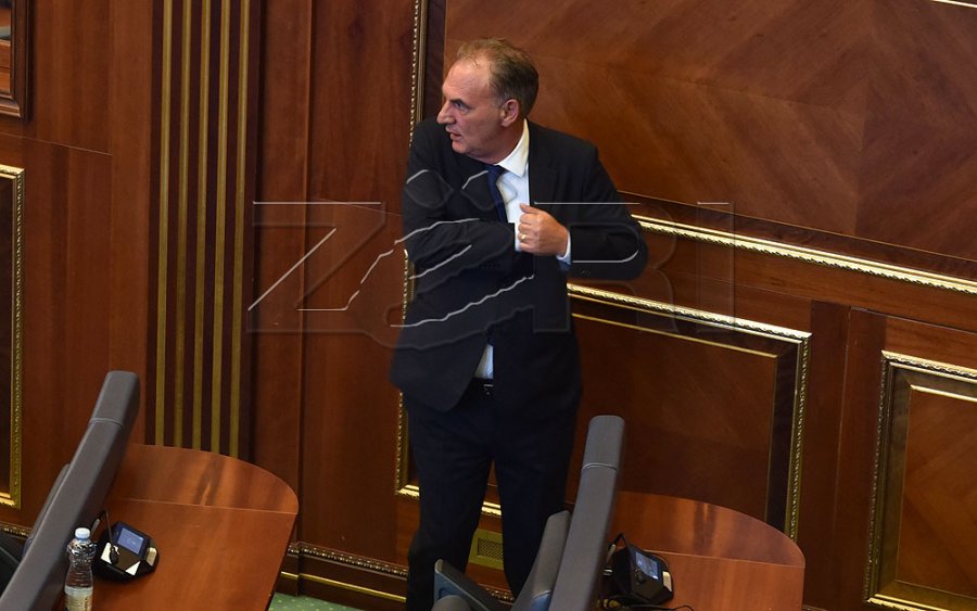 Limaj nuk pret asnjë ndryshim as sot, shpresat te Kushtetuesja