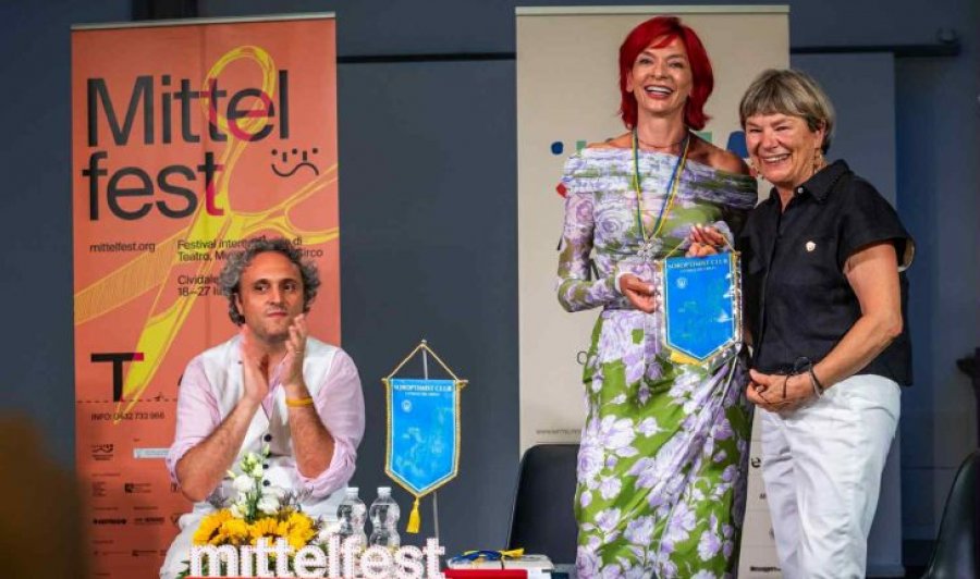 Ema Andrea pranon çmimin prestigjioz “Premio Adelaide Ristori 2025”