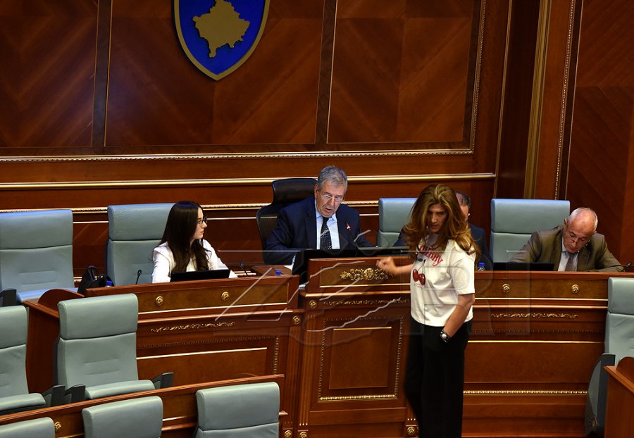 Ndërpritet seanca konstituive e Kuvendit të Kosovës