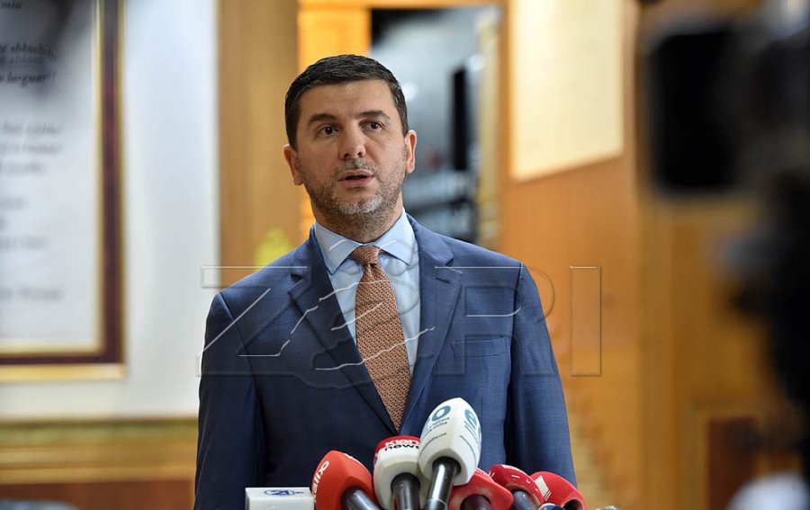 Krasniqi: Limaj s’do të jetë kurrë kandidat për kryetar Kuvendi