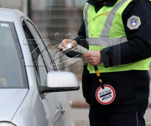 Policia e Ferizajt gjobit tre shkelës të rregullave në trafik