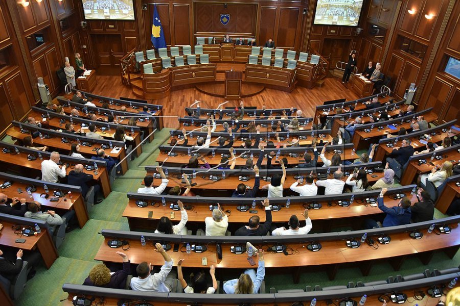 Kryeziu: Deputetët deri dje e kanë rreziku Kosovën, prej dje kanë nis me e rreziku veten sepse mund t’i humbin mandatet