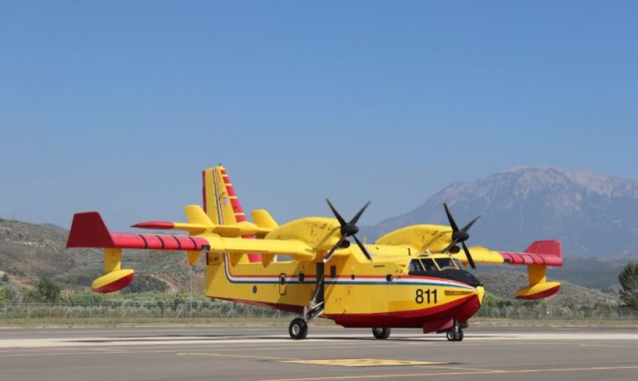 BE-ja dërgon avion zjarrfikës nga Italia për shuarjen e flakëve në Shqipëri