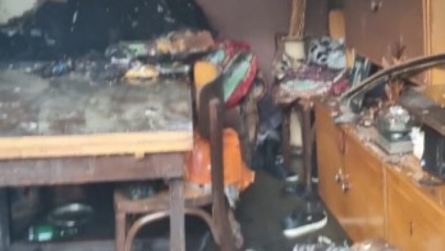 Zjarr në një banesë në Pogradec, 52-vjeçarja humb jetën nga ngufatja