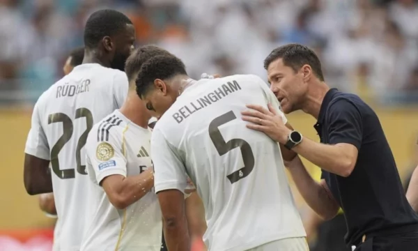 Real Madridi njofton për largimin e mesfushorit në formë huazimi