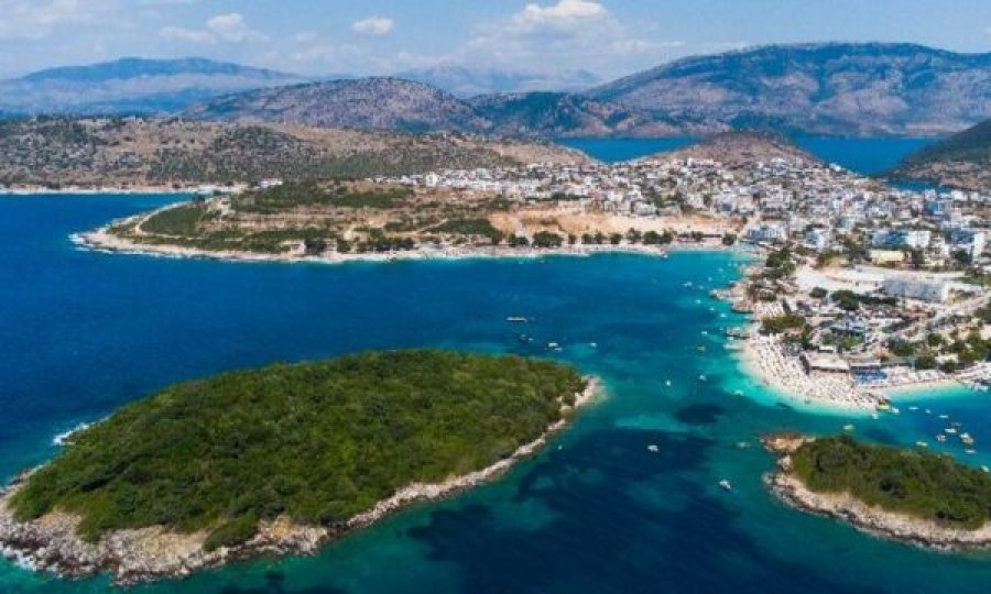 Turisti hungarez vjedh portofolin në Ksamil