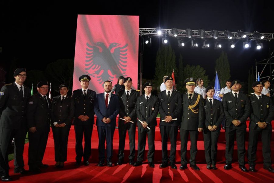 Pesë kadetë nga Kosova diplomojnë në Akademinë e Forcave të Armatosura të Shqipërisë
