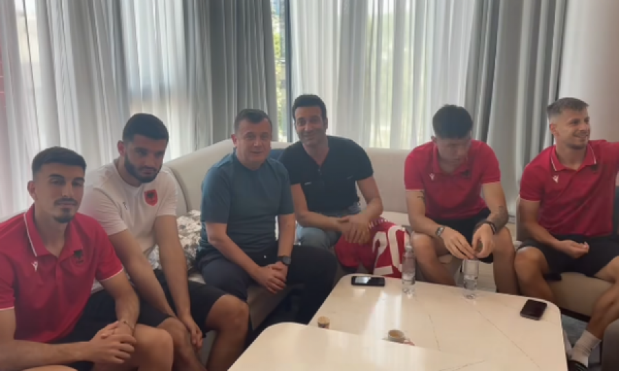 Përballja Shqipëri – Serbi, Ramë Lahaj nesër këndon në stadium “Për ty atdhe” dhe “Rrjedh në këngë e ligjërime”