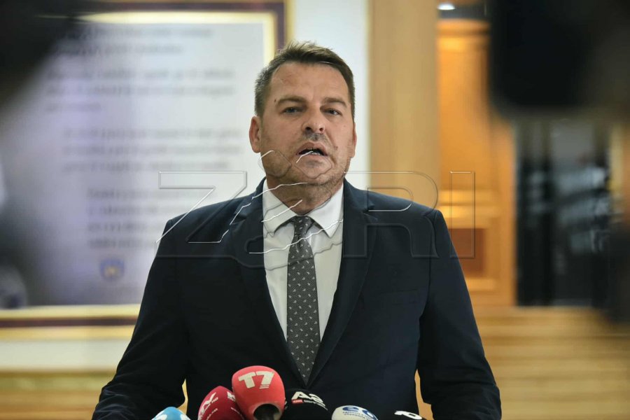 Muja akuzon LDK-në dhe PDK-në për koordinim me drejtësinë kundër Qeverisë Kurti