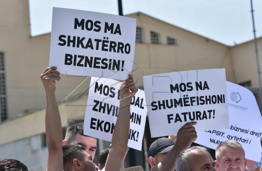 Dhoma e Tregtisë mirëpret vendimin e Gjykatës për pezullimin e vendimit të daljes në tregun e lirë energjetik