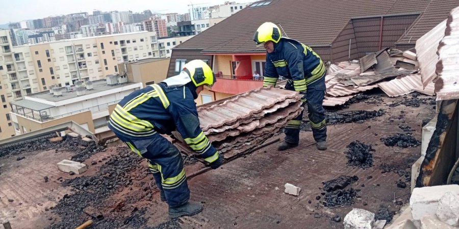Pamje një ditë pas zjarrit në Emshir
