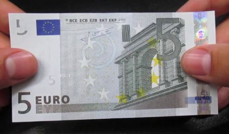 U ofroi 5 euro ryshfet zyrtarëve policorë, arrestohet maqedonasi në Vërmicë
