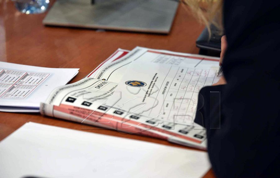 Po vazhdon procesi i numërimit të votave me postë, KQZ-ja jep detaje