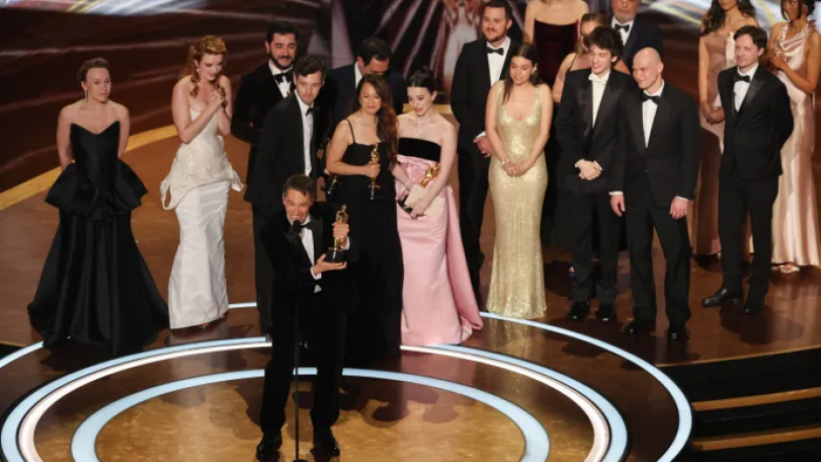Filmi “Anora” merr pesë çmime në “Oscars 2025”, duke përfshirë edhe çmimin kryesor