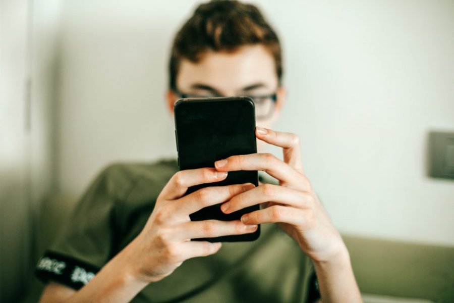 Si të shëroheni nga varësia ndaj telefonit?