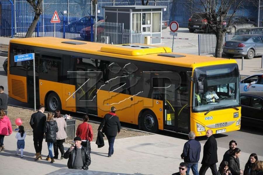 Ende pa autobusë të rinj në kryeqytet, opozita e akuzon Ramën