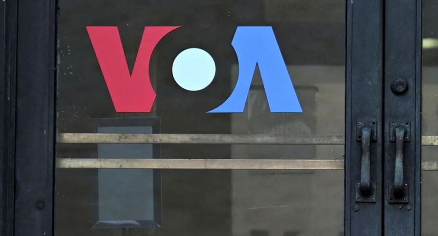 VOA padit mbikëqyrësin USAGM me qëllim që të rinisë punën pas urdhrit të Trumpit