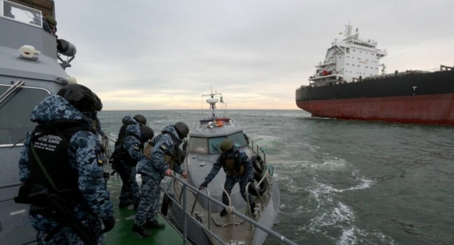 Ukraina dhe Rusia gjejnë gjuhën e përbashkët përmes SHBA-ve, palët bien dakord për armëpushim në Detin e Zi