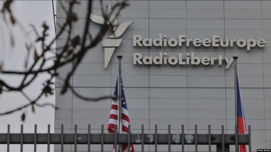 Ligjvënësit i kërkojnë Trumpit të shfuqizojë vendimin për ndërprerjen e fondeve për REL-in dhe mediat e tjera