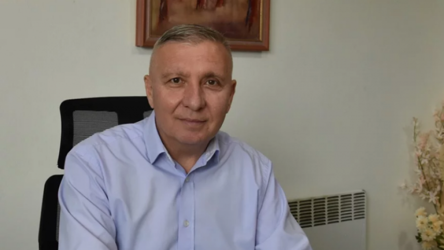 Ish-kryetari i Koçanit Papazov dha dorëheqje pas tragjedisë së zjarrit në diskotekë 