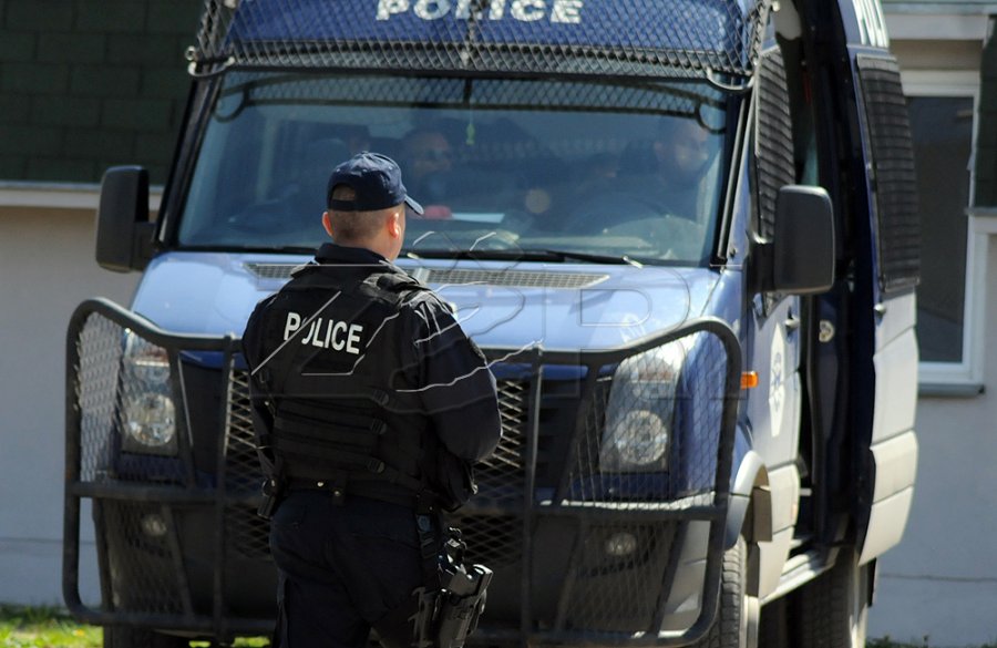 Hetuesit policorë arrijnë në Prizren, pritet të nisë intervistimi i të dyshuarve për manipulim votash