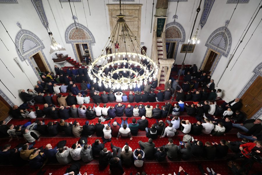 Osmani: Urime Fitër Bajramin me zemër të bardhë dhe me vepra të mbara