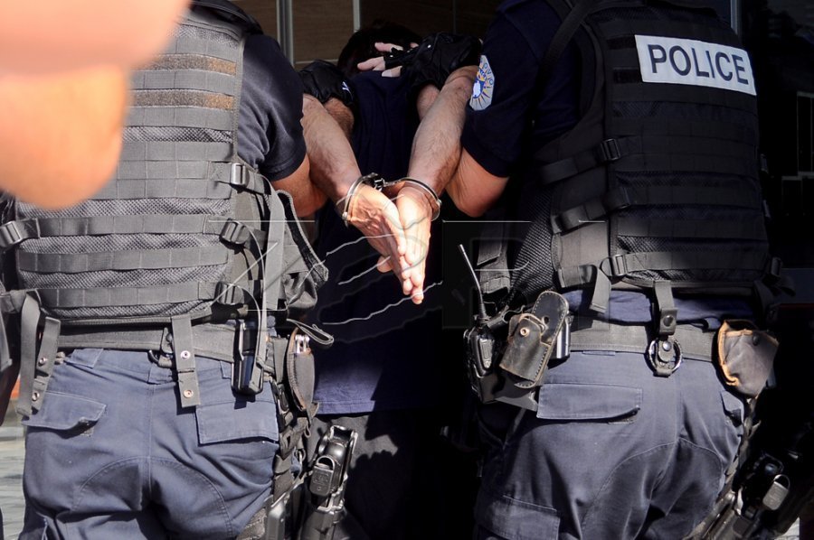 Arrestohet shtetasi i Shqipërisë, dyshohet për 17 vjedhje të rënda në Gjakovë