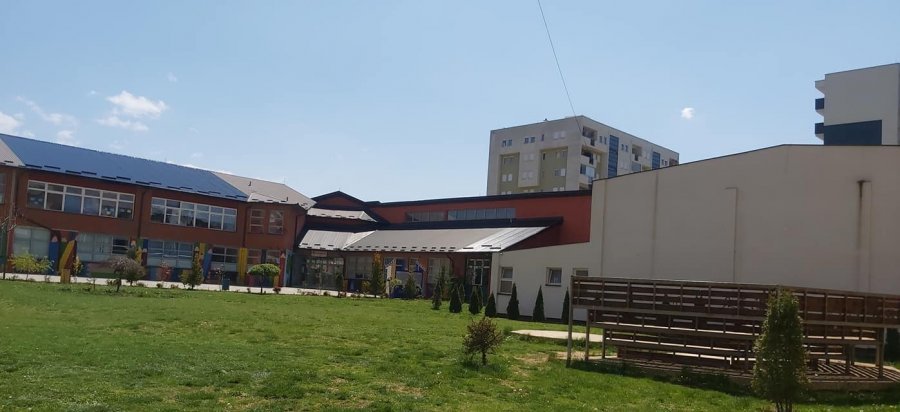 Nxënësit në shkollën “Pavarësia” detyrohen të paguajnë çdo muaj nga 2 euro për sigurimin