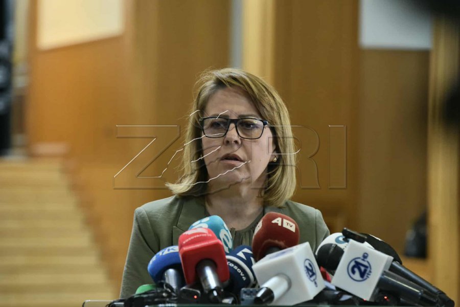 Bajrami: Shkyçja e mbi 1300 bizneseve nga energjia është politikë shkatërruese e Albin Kurtit