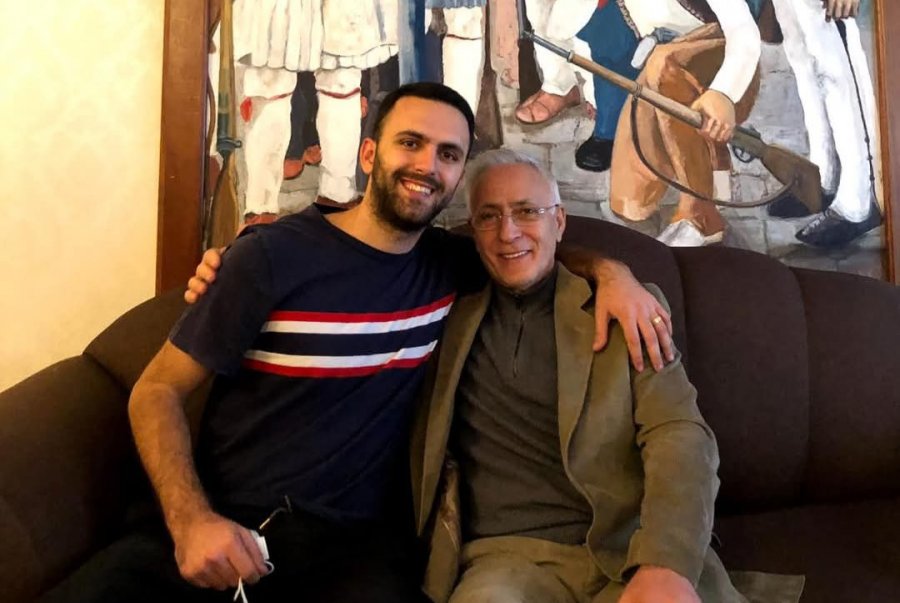 Shkrimi emocional i djalit të Jakup Krasniqit: Qe pesë vjet presim drejtësi, edhe në pleqëri po sakrifikon me dinjitet